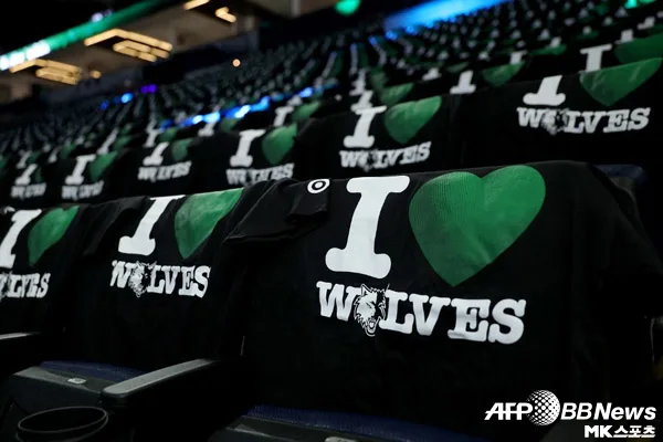 NBA 미네소타, 최대주주 바뀐다...사업가 마크 스타드 45억 달러에 지분...