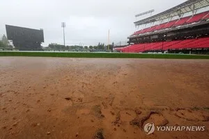 프로야구 5개 전 구장 우천 취소…시즌 두 번째