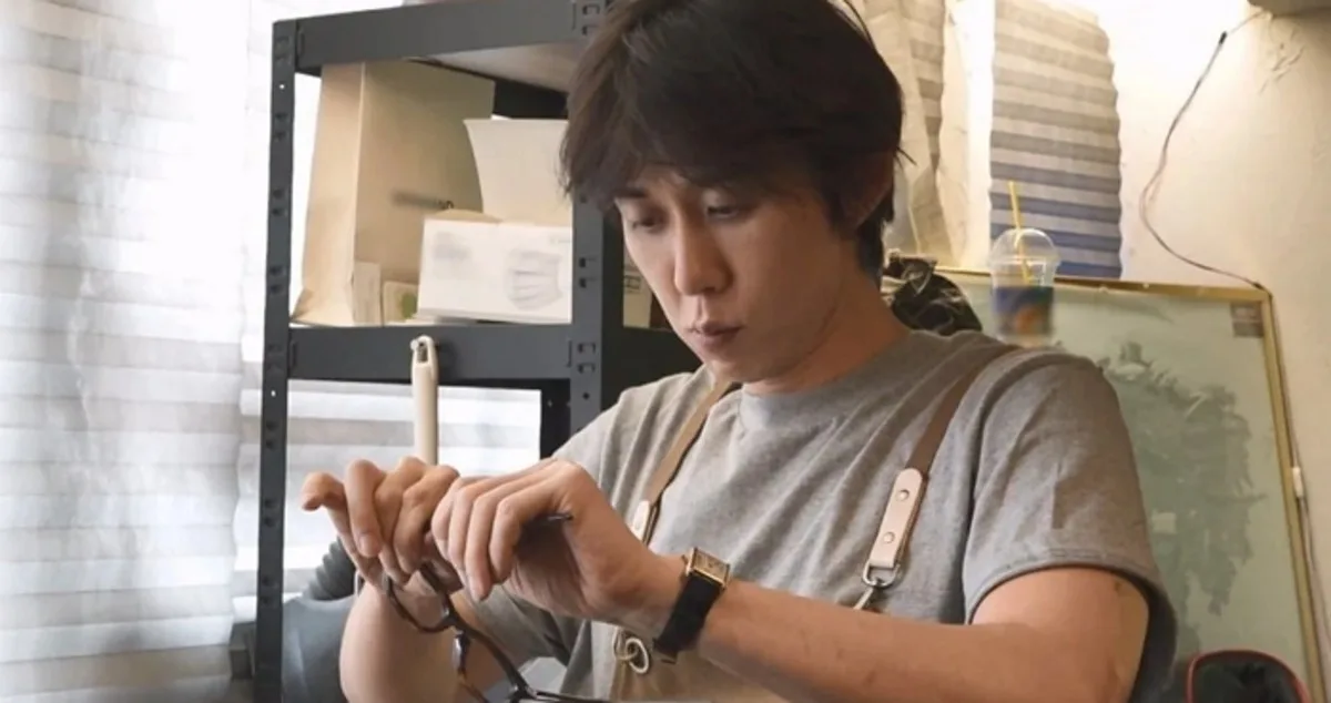 코쿤, 8년 열애 끝내고 홀로 찾은 일상... 안경 제작 열중