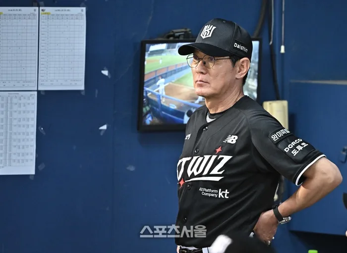 ‘또 최소 볼넷 1위’ 다 강철매직 ‘작품’인데…“강속구 투수가 없어...