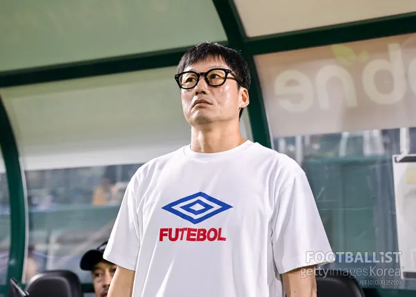 [포토] 김포 상대하는 이정효 감독