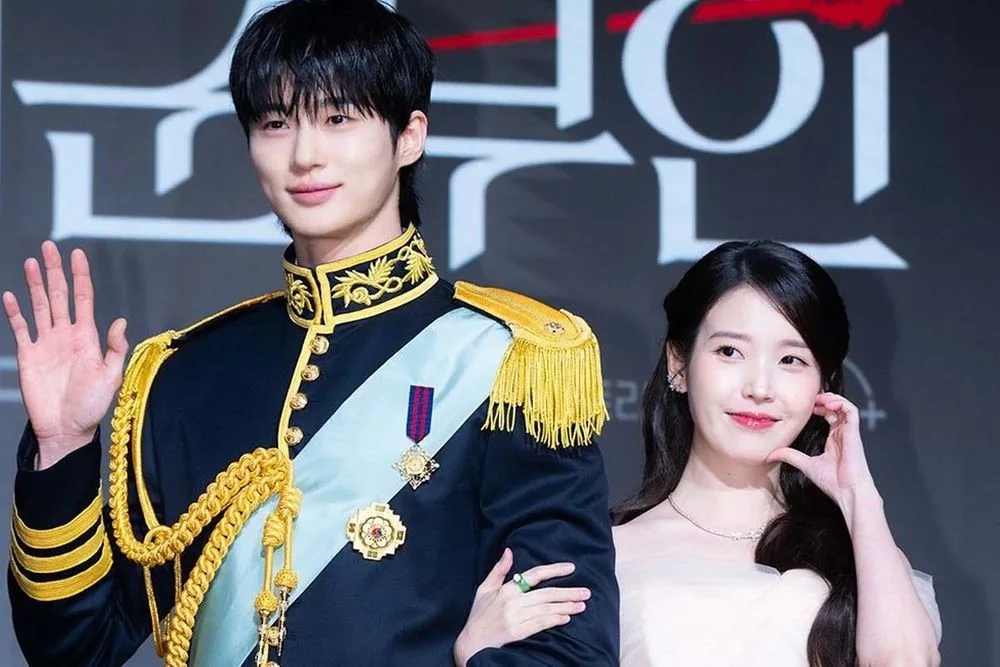 '이종석과 결별' 아이유, '전 남편' 변우석에 깜짝 선물 보냈다…
