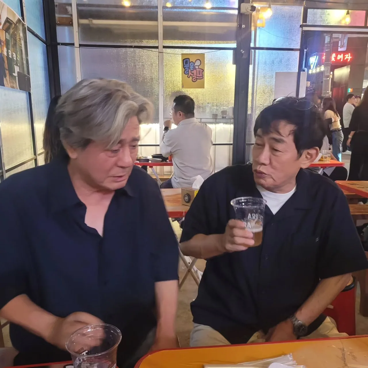 [뮤즈★]이경규, 최민식 옆 술 한잔..‘인턴’ 시사회까지 찾은 이유