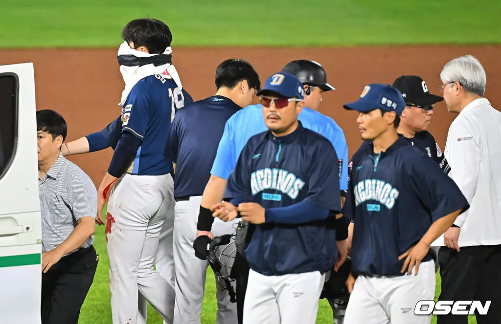 ‘타구 직격→턱뼈 분쇄골절’ 사고에 쓰러진 23살 영건, 건강히 돌아올...