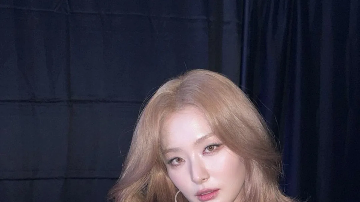 슬기, 'Velvet Summer' 무대 앞 화려 비주얼로 근황 전했다