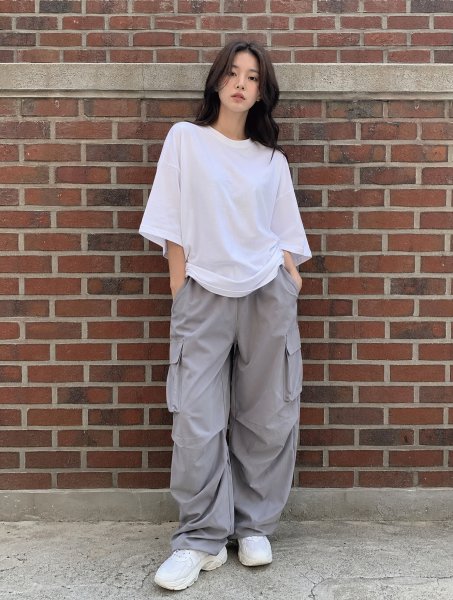 화이트 오버티 카고룩