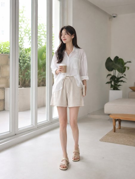 화이트 린넨 숏팬츠룩
